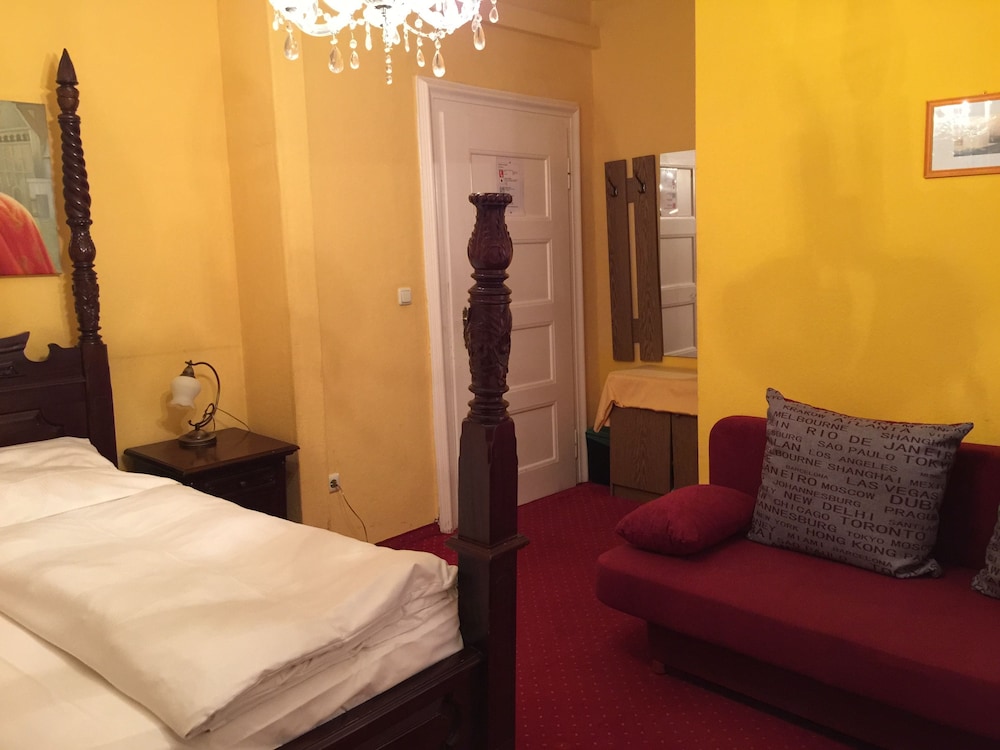 Hotel Galleria 13/50