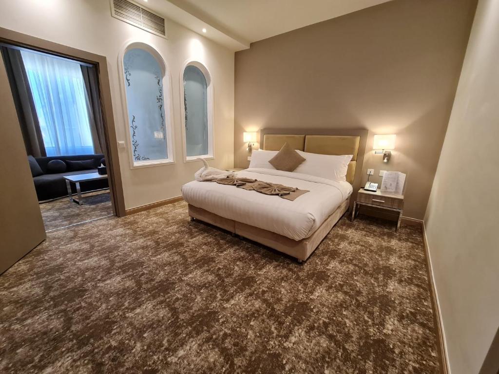 Room at Gloria Hotel and Suites, DOHA