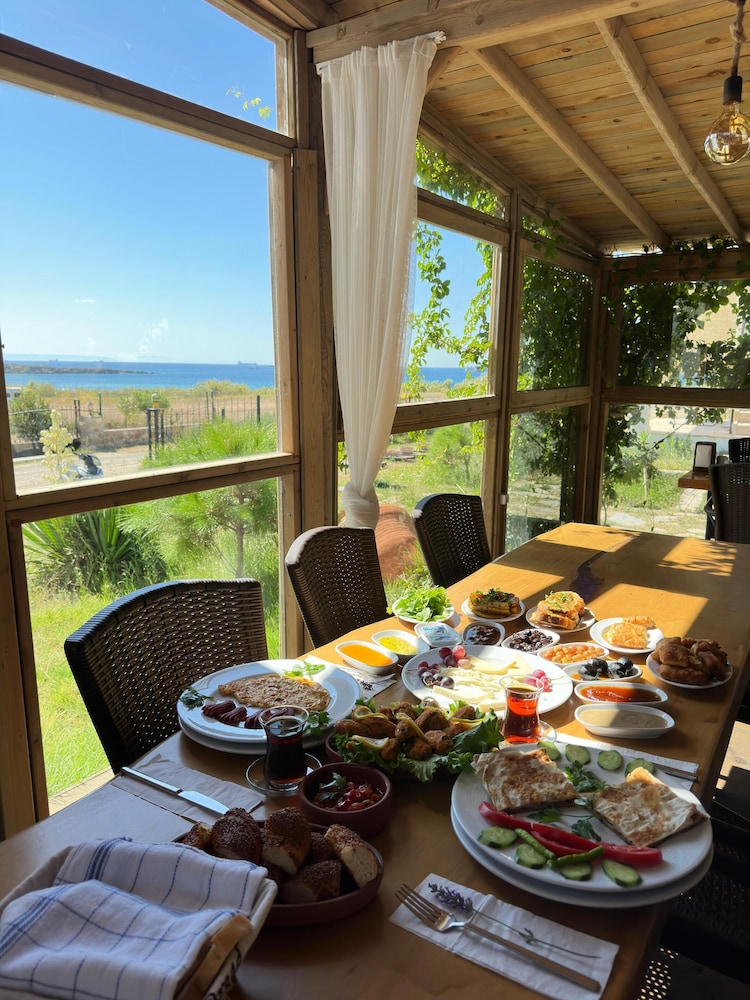 Sukha Inn Otel & Beach 26/50