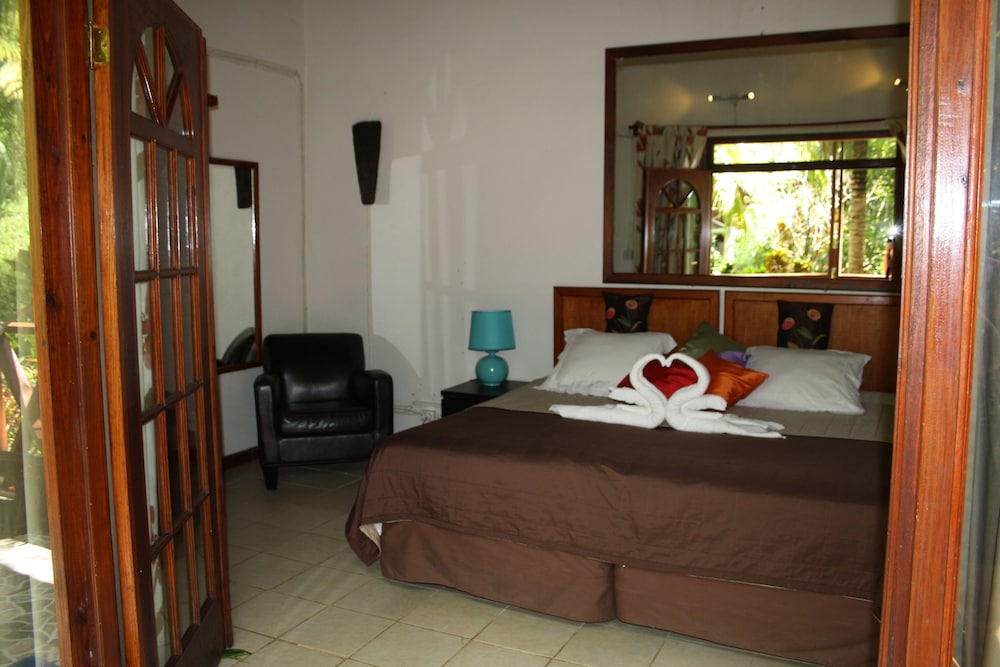 Hibiscus Valley Inn 5/50