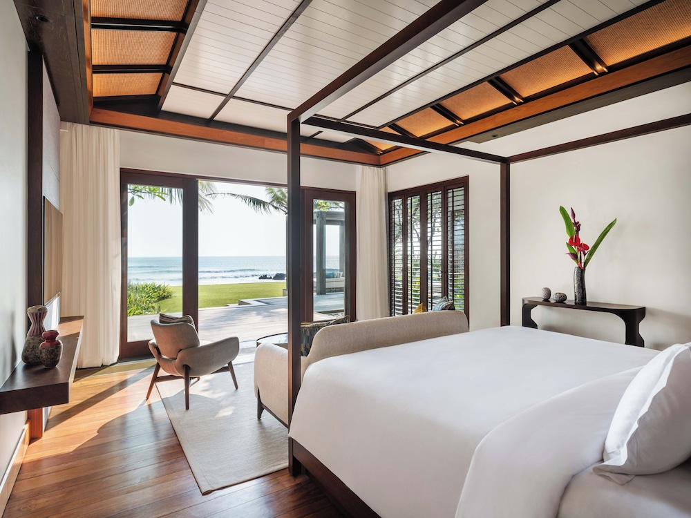 1 Bedroom, King Bed, Beach Front, Private Pool