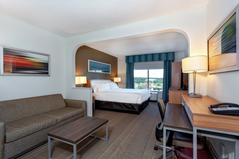 STANDARD, KING BED, LAKE VIEW
