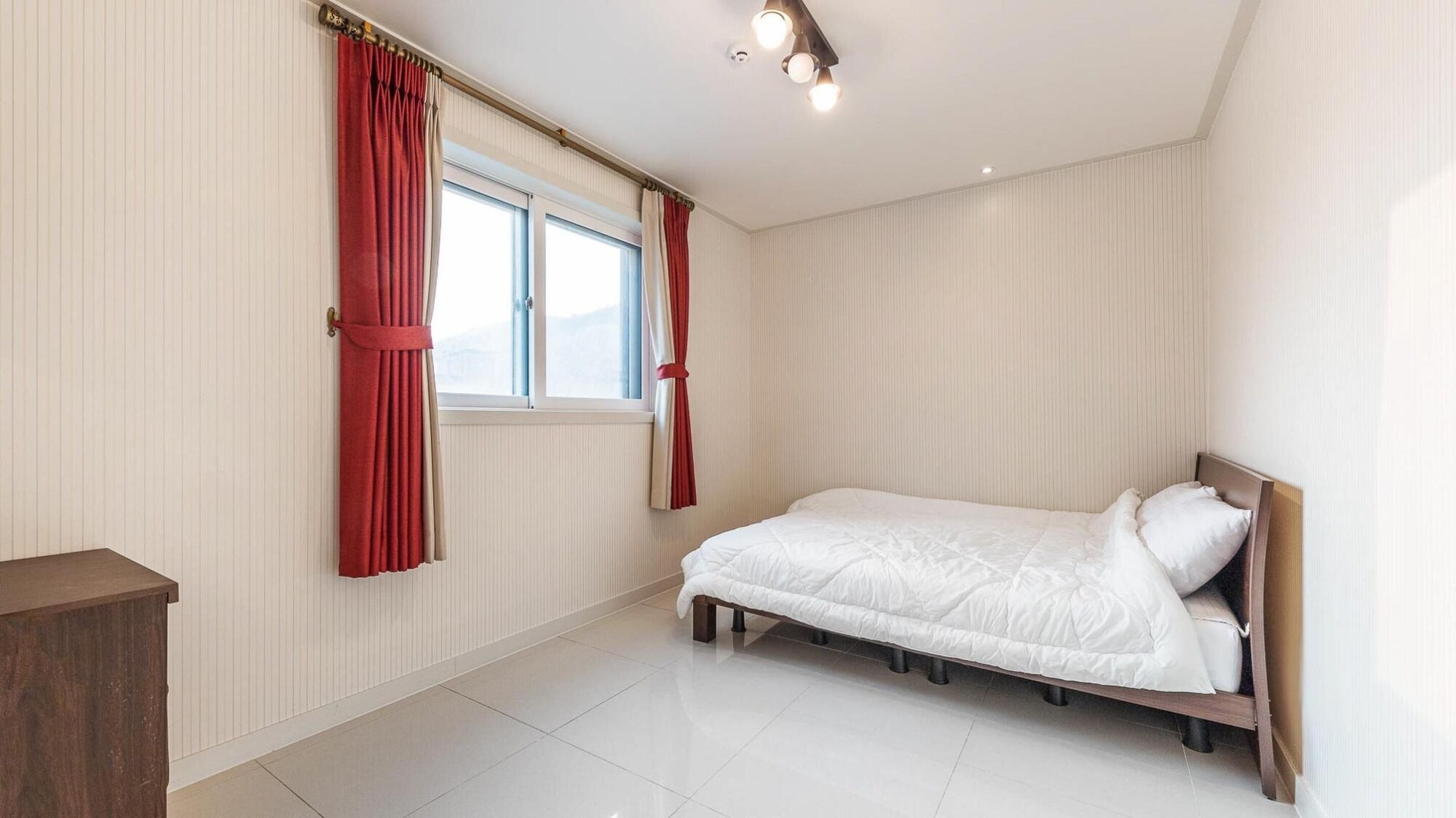 2 Bedrooms, Spa, Basic, Futon Bed, 1 Queen and 1 Single Bed
