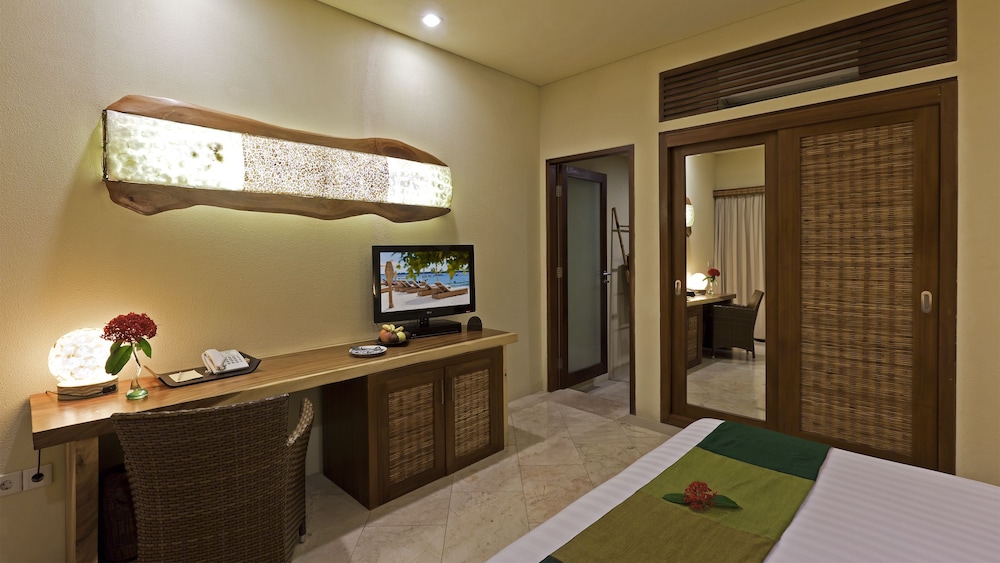 Pearl Of Trawangan 10/50