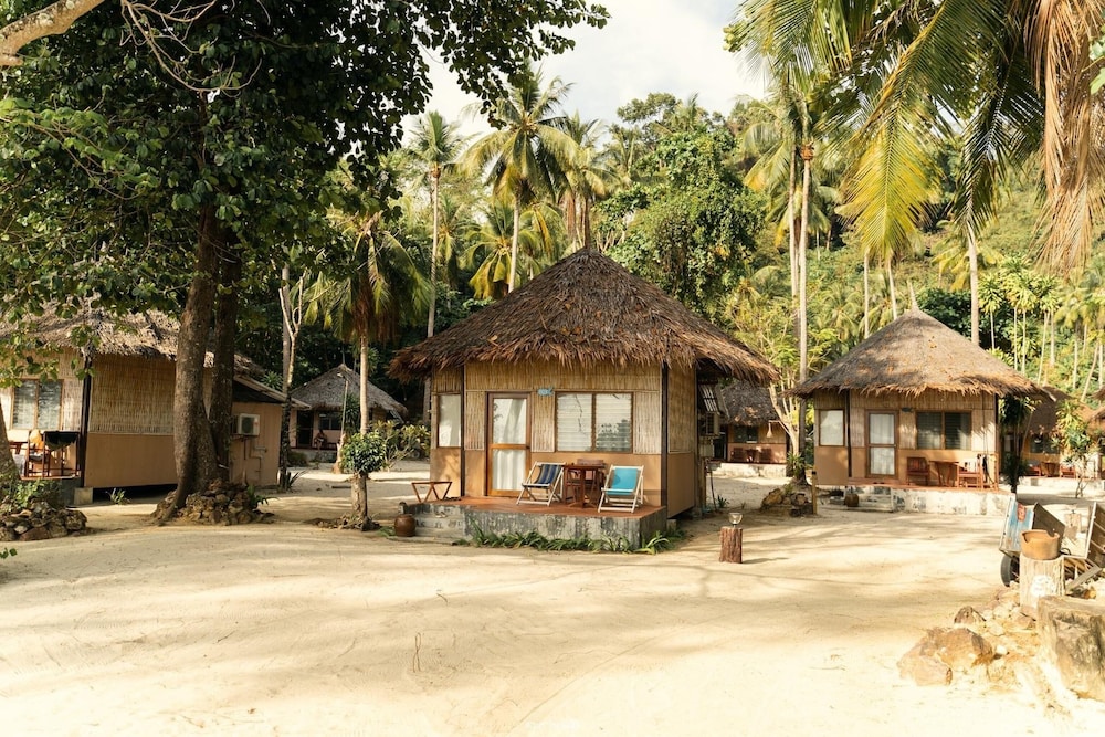 Mayalay Beach Resort 45/50