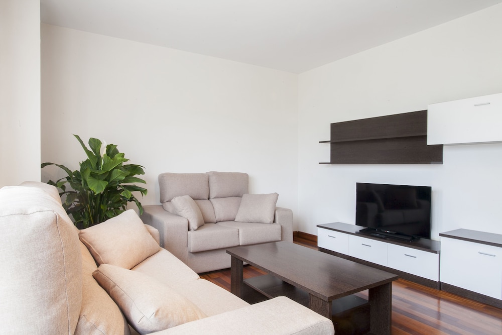 Apartamentos Alday 61/76