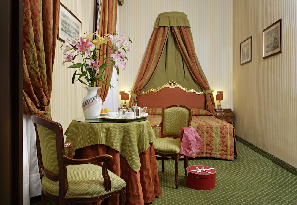 Kette Hotel 4/49