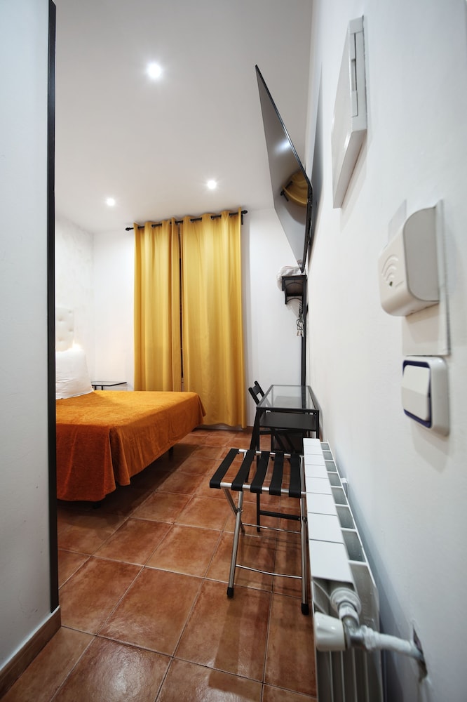 Hostal Las Fuentes 26/66