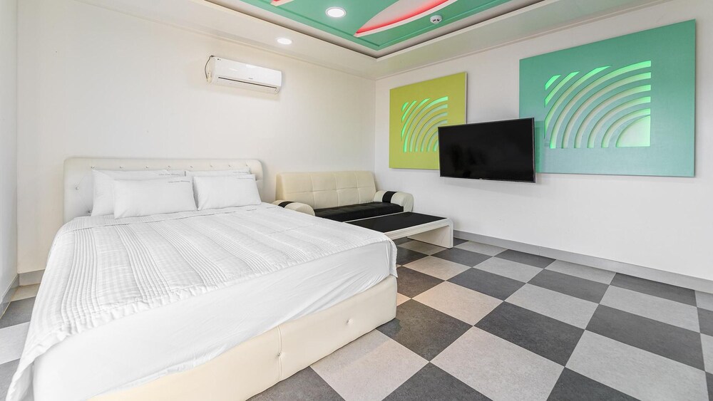 1 Bedroom, Blue 101, Basic, Double Bed