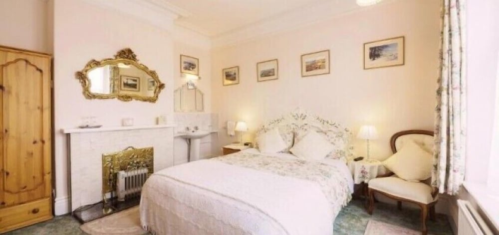 Braemar Bed & Breakfast 6/21