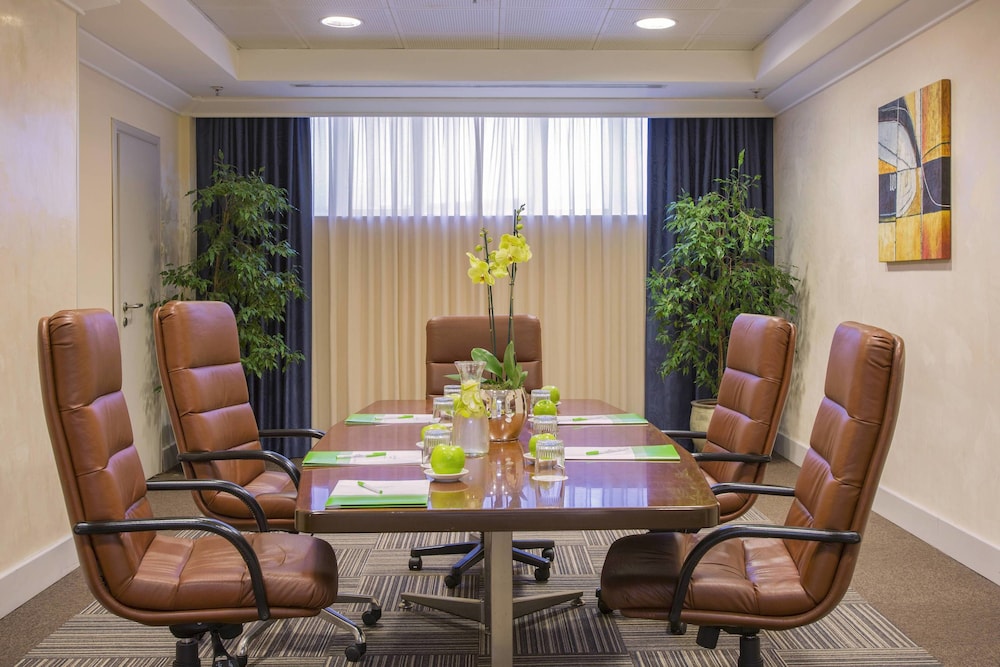 Courtyard By Marriott Rome Central Park 60/72