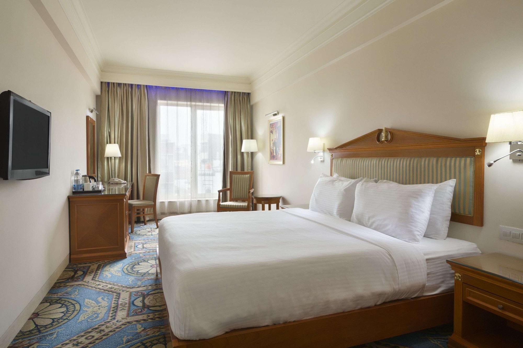 غرفة قياسية، Ramada by Wyndham Amritsar 2/6