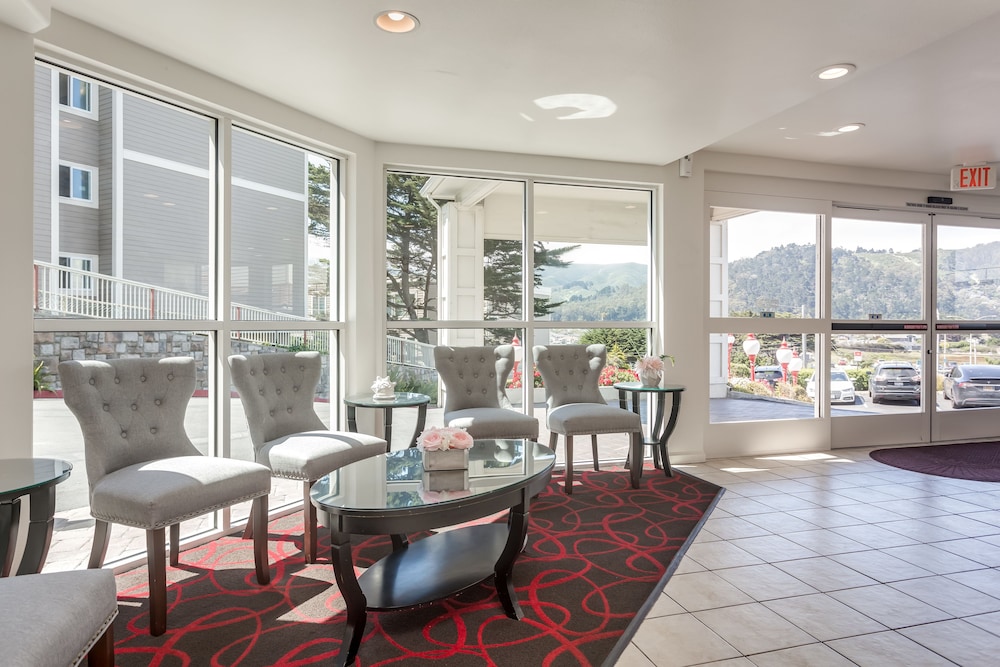 Pacifica Beach Hotel 39/56