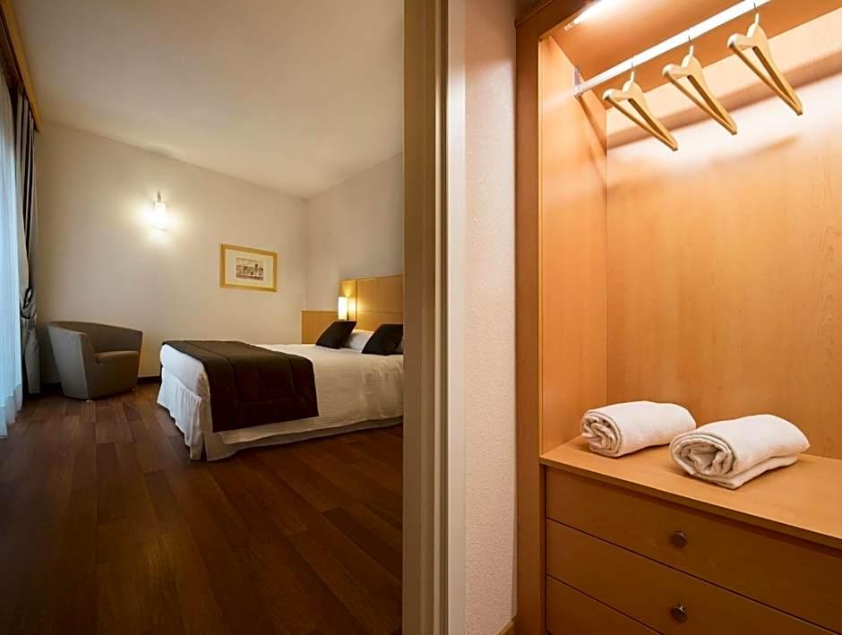 Rafael Hotel Milano 8/20