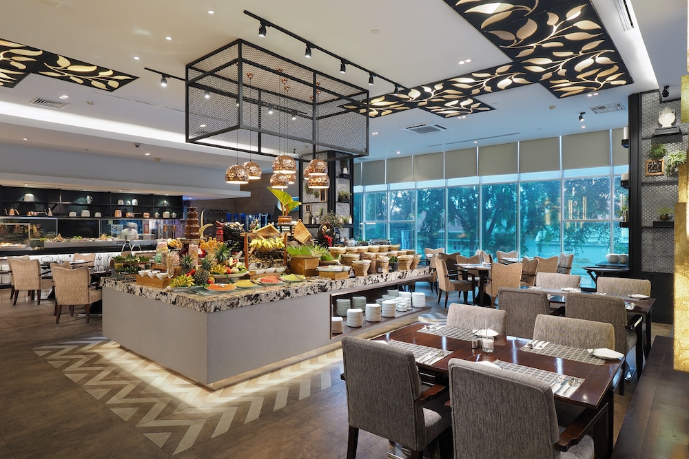 Cambridge Hotel Medan (ex Grand Swiss Belhotel Medan) 57/71