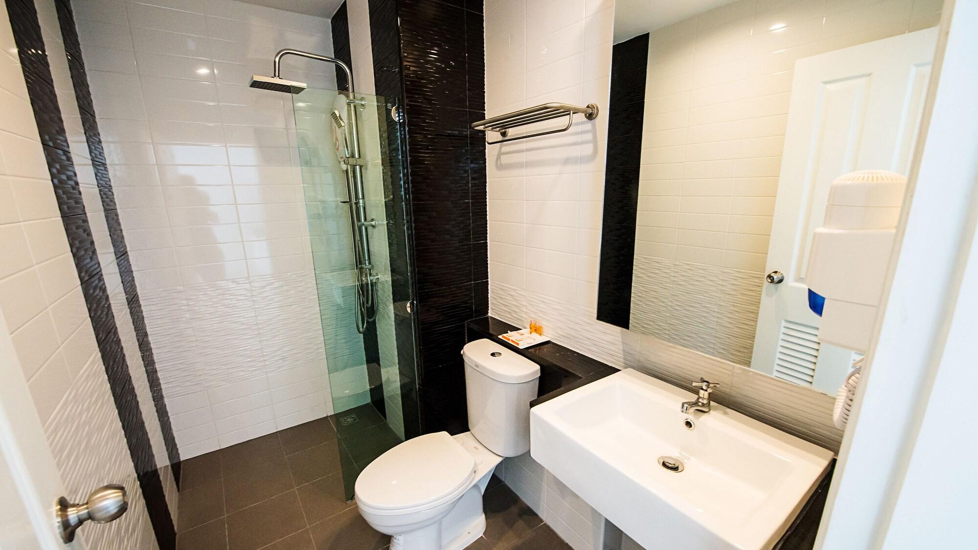 B2 Mae Sot Premier Hotel 22/24