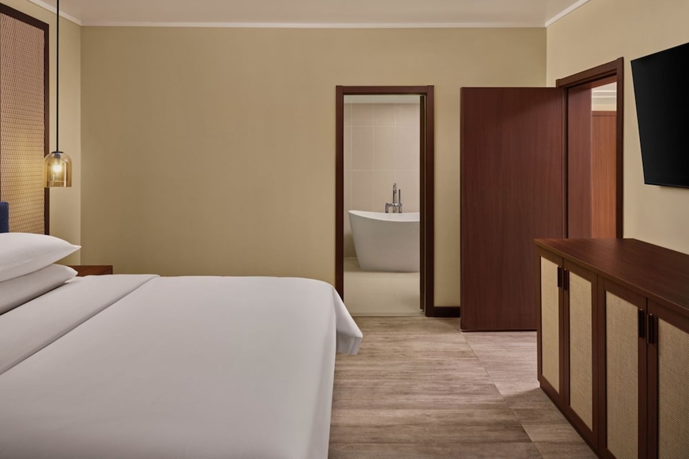 Suite, King Bed, Ocean View