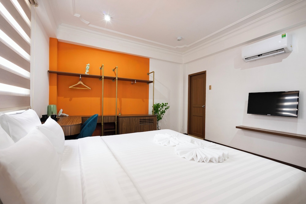 Deluxe, Queen Bed