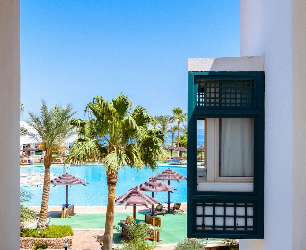 Coral Beach Resort Montazah 4/50
