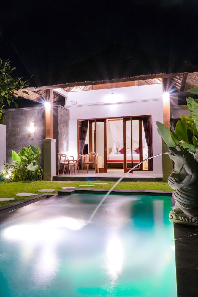 Three Gold Luxury Private Villas 21/50