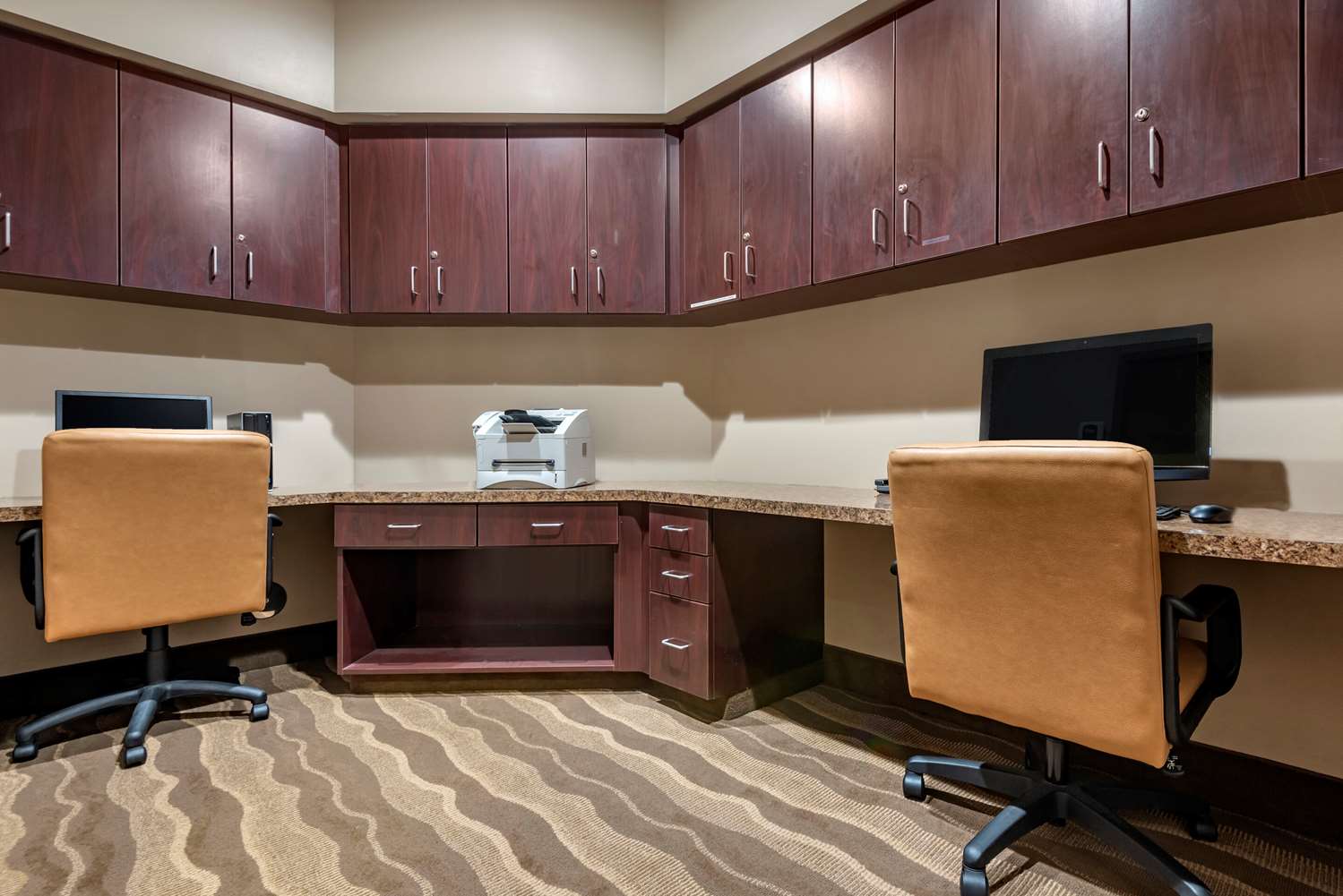 Comfort Inn & Suites Farmington Victor 13/17