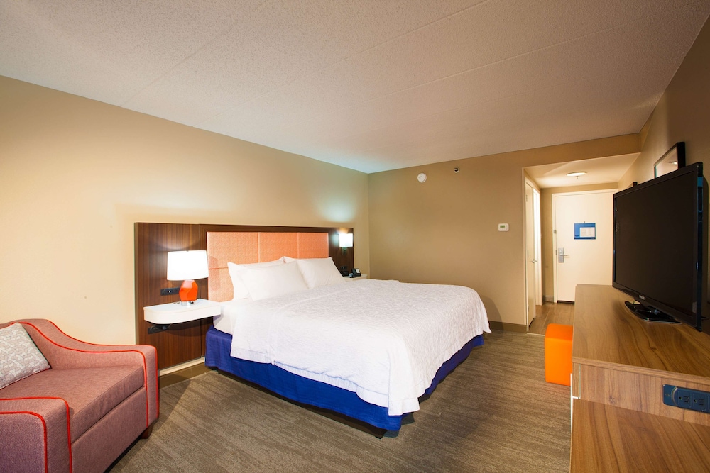 Hampton Inn Pennsville 14/48
