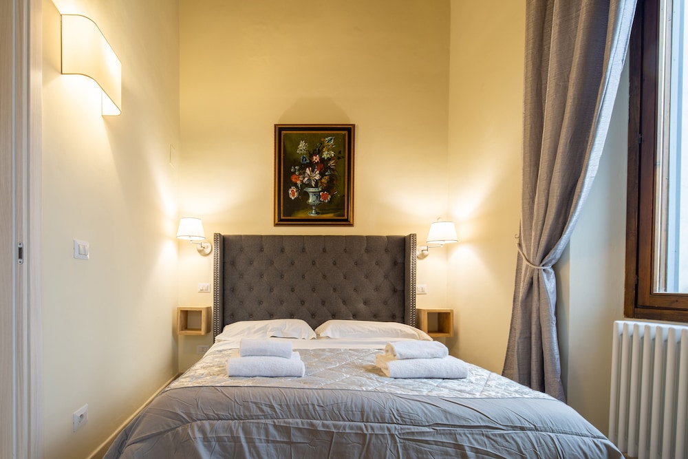 Duomo Apartments 7/23