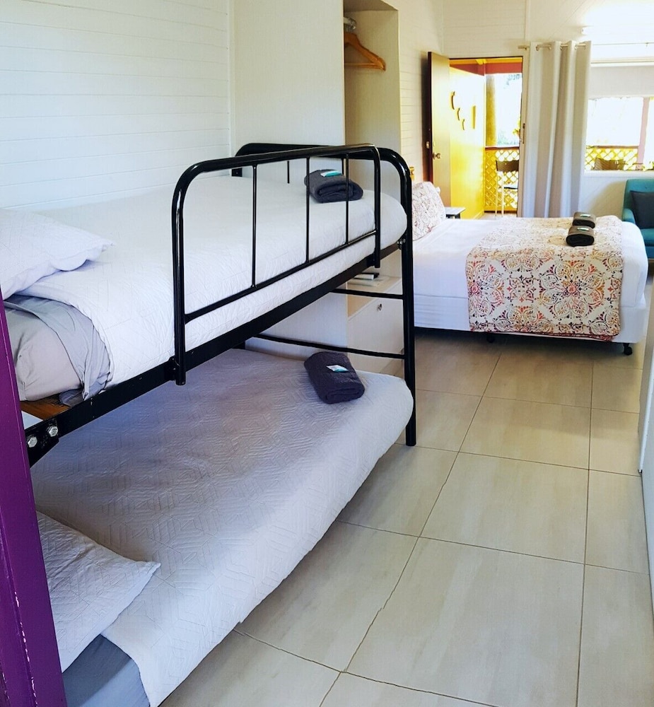 Bargara Gardens Motel And Holiday Villas 18/44