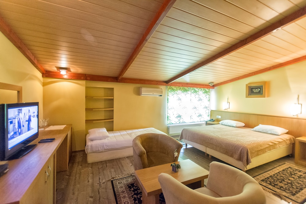 Hotel Lirak 23/50