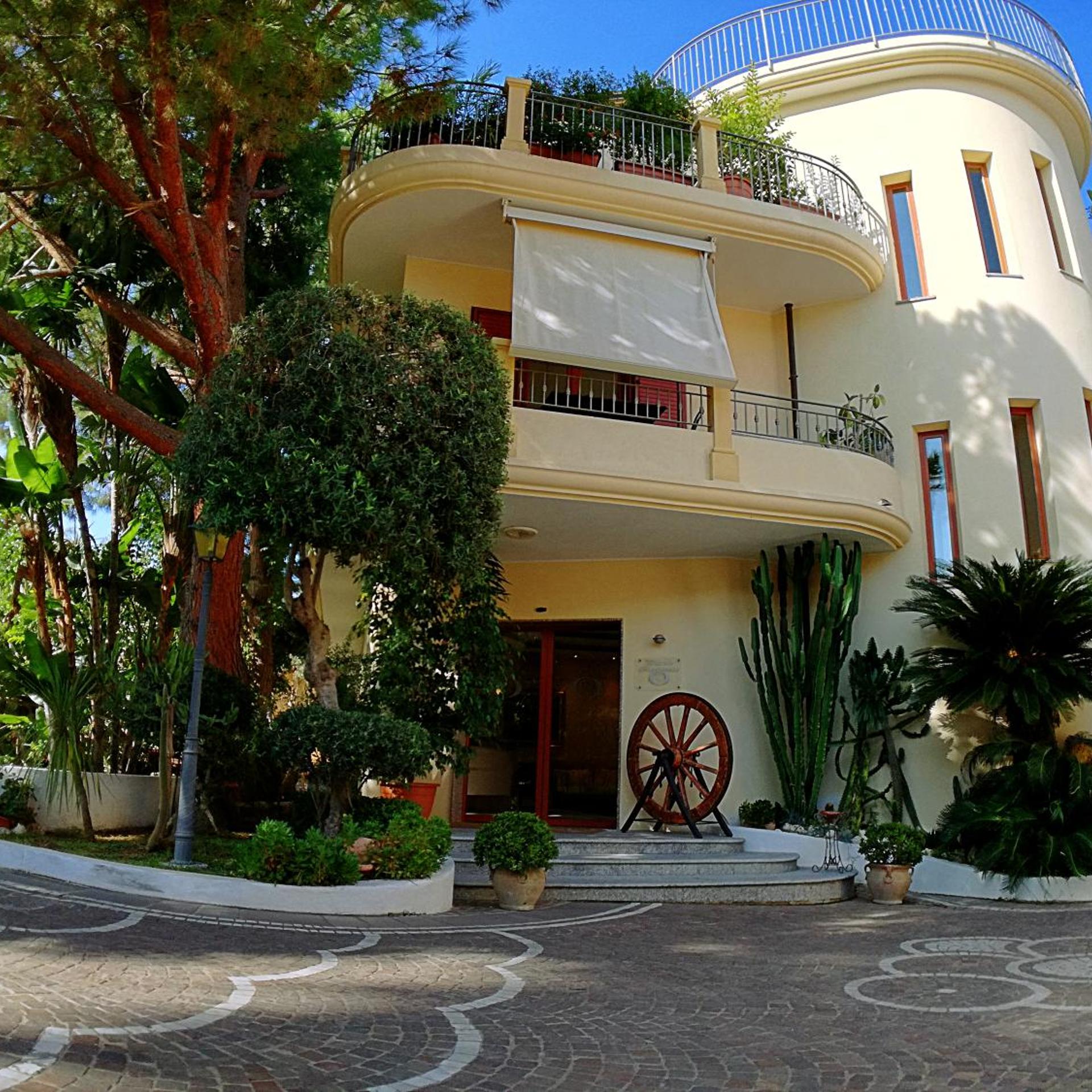 Hotel Piccolo 2/50