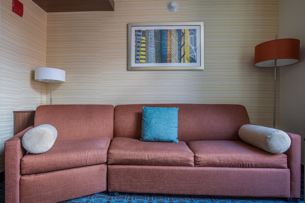 FAIRFIELD INN & SUITES CHICAGO DOWNTOWN/RIVER NORTH 30/47