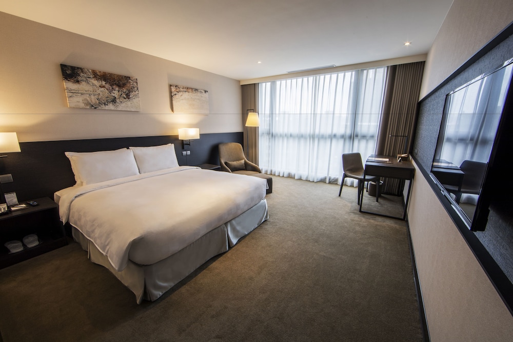Platinum Hotel 14/71