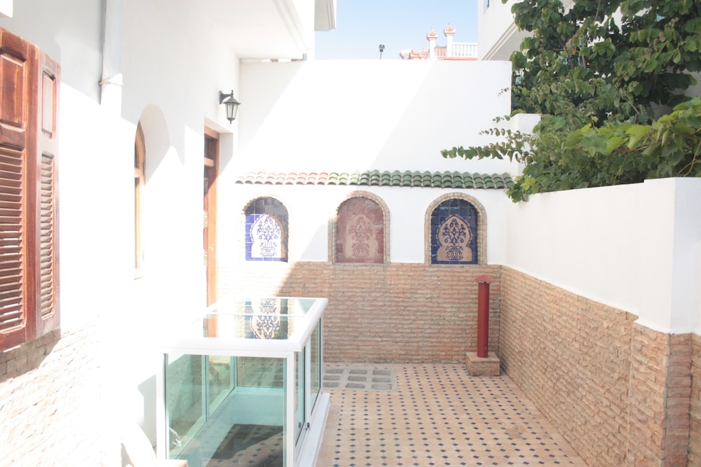 Pasta Plaza Hotel 35/39
