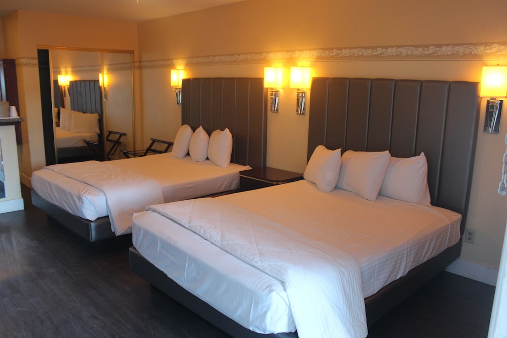 Shalimar Hotel of Las Vegas 23/67