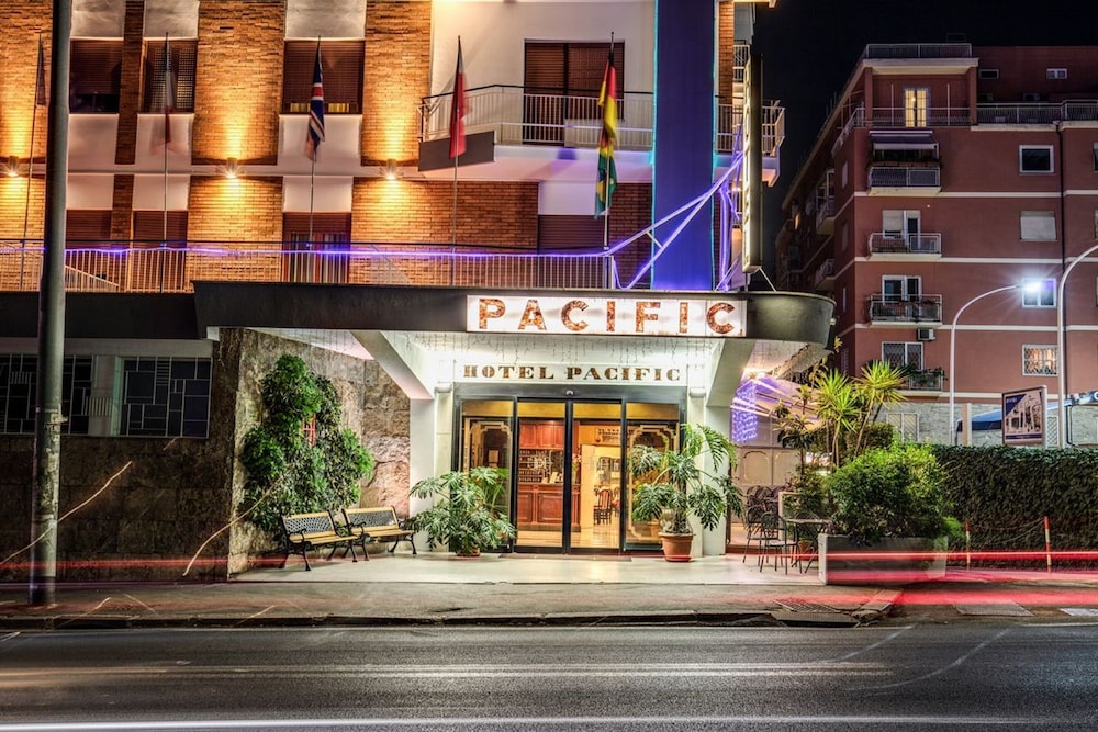 Hotel Pacific 3/50