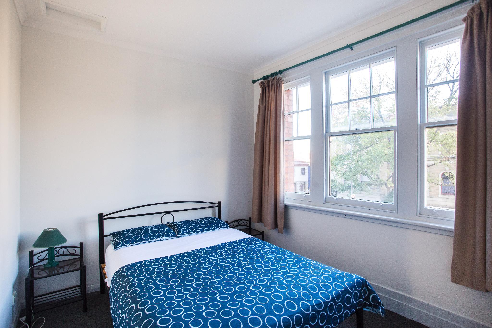 ROOM, DOUBLE BED