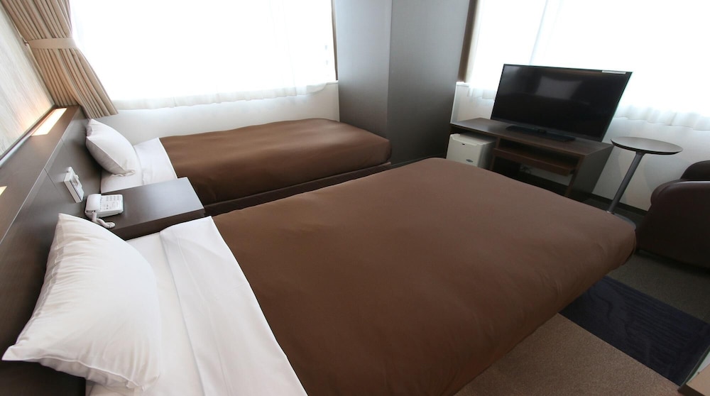 Renovated, Twin Beds, Smoking