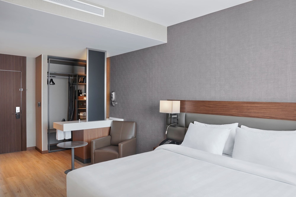 Ac Hotel By Marriott Saltillo 4/50