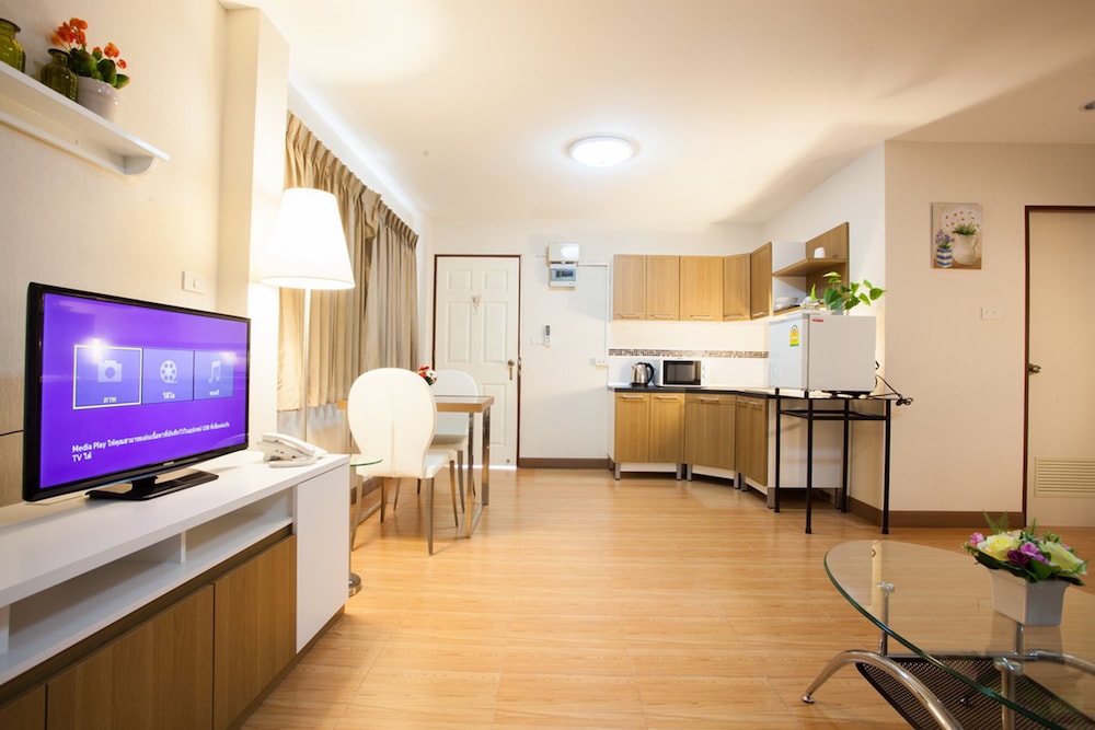 Orawan Suites 6/25
