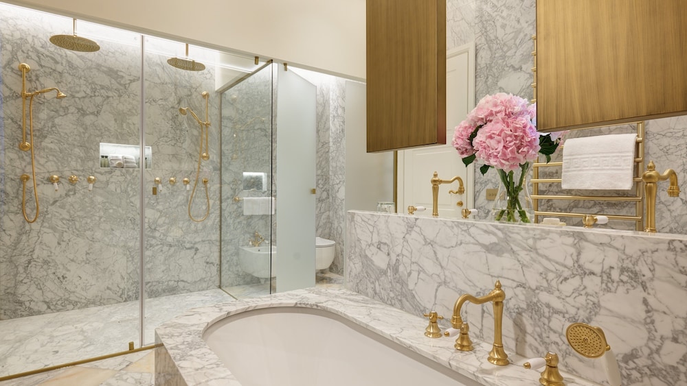 SIGNATURE, GRAND, MOZART, SUITE, CANAL VIEW