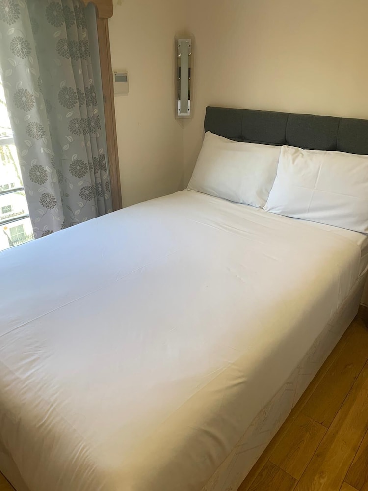 LONDON PLAZA SERVICED APARTMENTS 15/52