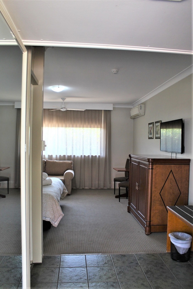 Best Western Cotswold Gardens 31/42