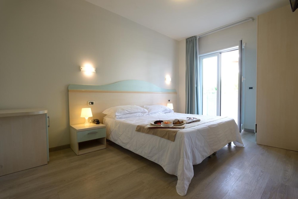 Hotel Salus 25/46