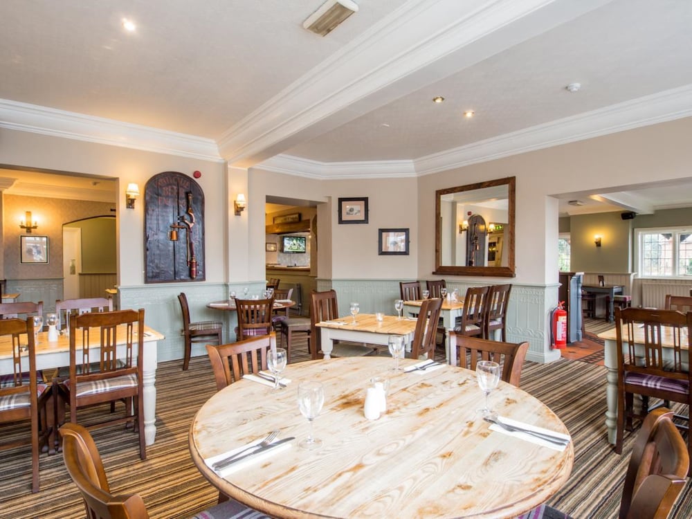The Devil S Punchbowl Hotel 48/66
