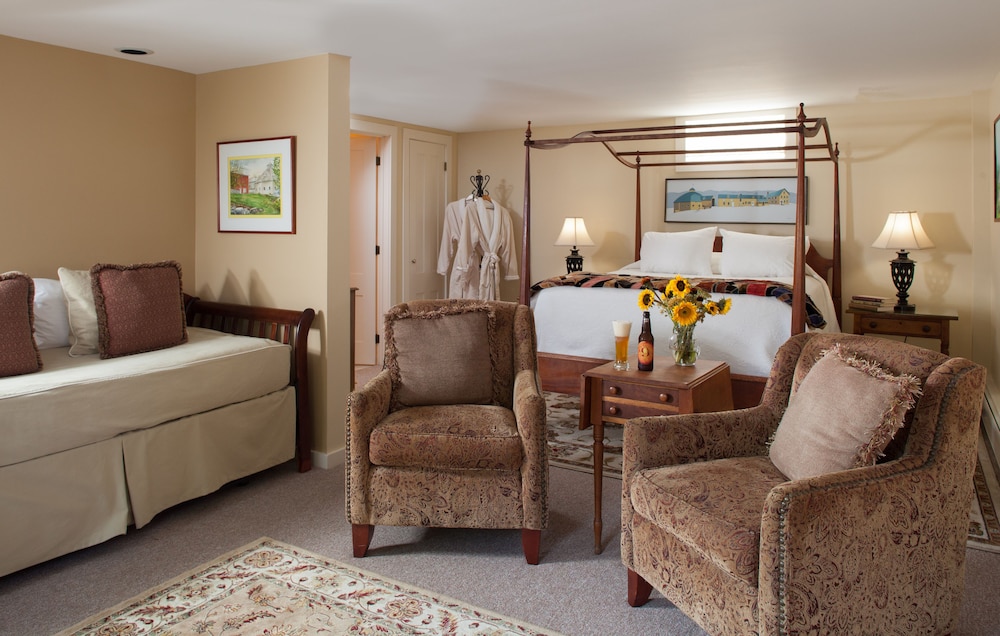 The Inn at Round Barn Farm 43/70