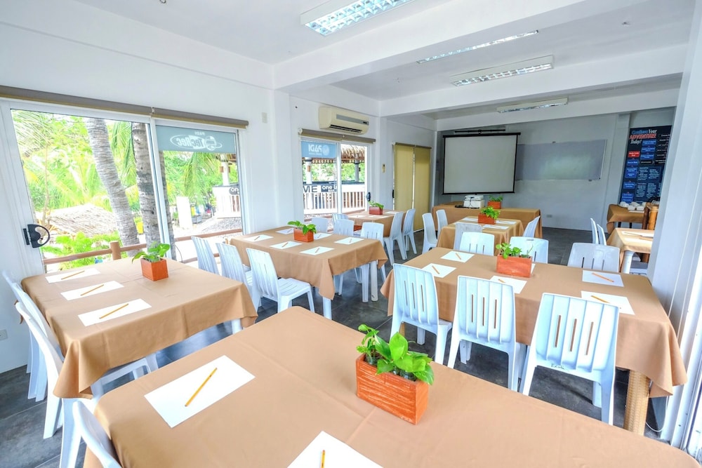Malapascua Exotic Island Dive And Beach Resort 56/65
