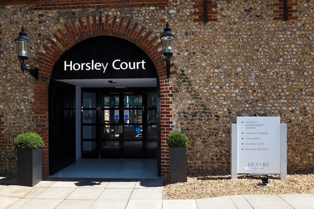 De Vere Horsley Estate 9/72