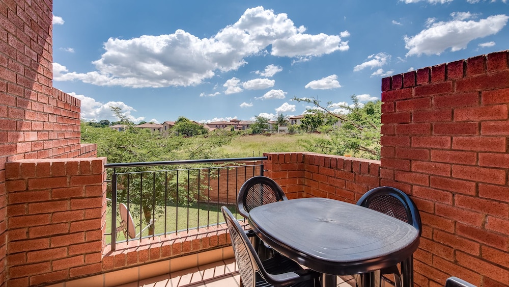 JoziStay Savannah Lodge Apartments - Honeydew 13/25