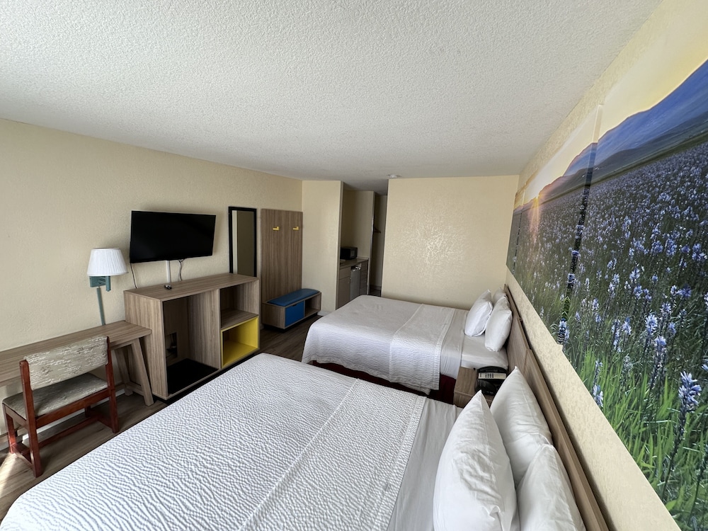 Days Inn by Wyndham San Marcos 6/17