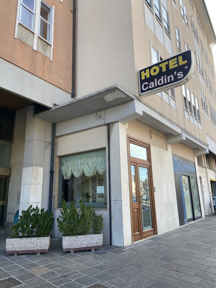 Hotel Caldin's 5/65